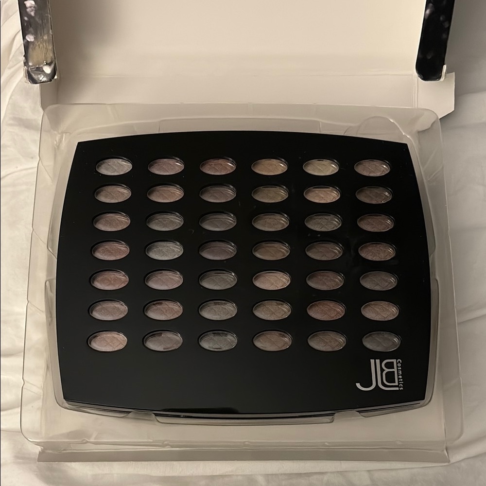 107pc Color Compact Professional Palette - Multicolor - Picture 2 of 5